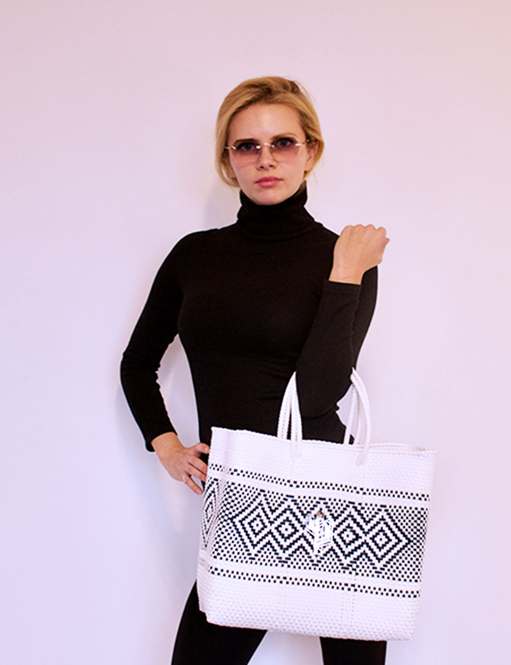 Azteca White-Blue Medium Tote